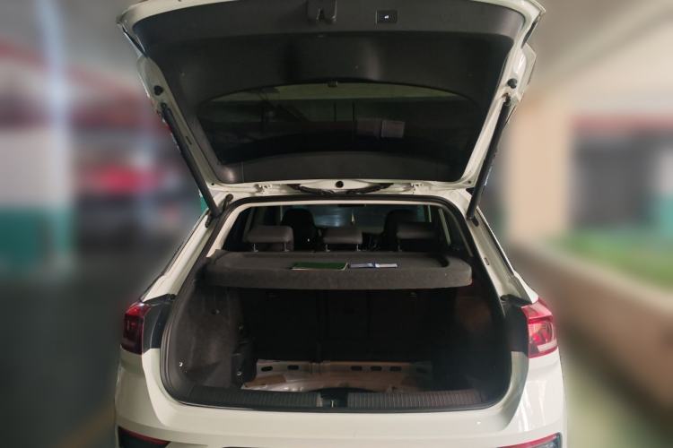 Used Volkswagen T-ROC 2019 280TSI DSG Two-Wheel Drive Comfort Version China VI Standard Trunk