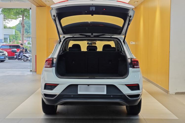 Used Volkswagen T-ROC 2019 230TSI DSG Two-Wheel-Drive Advanced Version China VI Standard Trunk