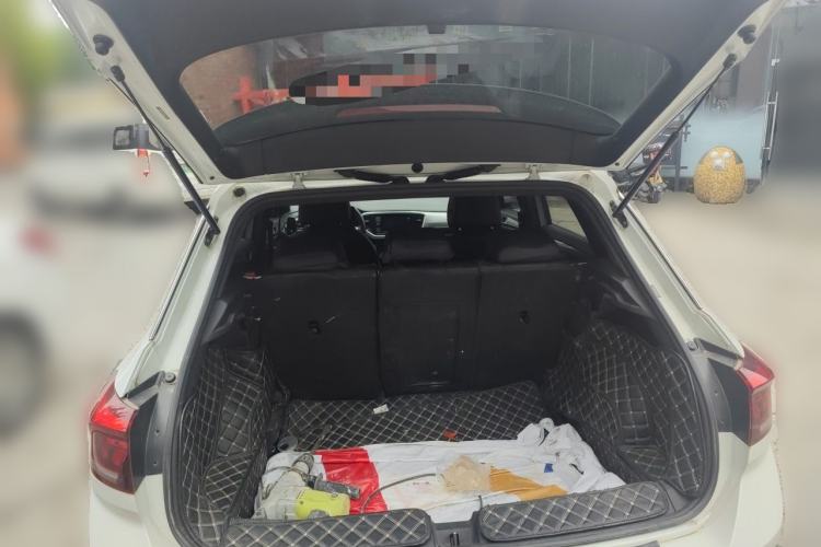 Used Volkswagen T-ROC 2019 280TSI DSG Two-Wheel Drive R-Line Pro Trunk