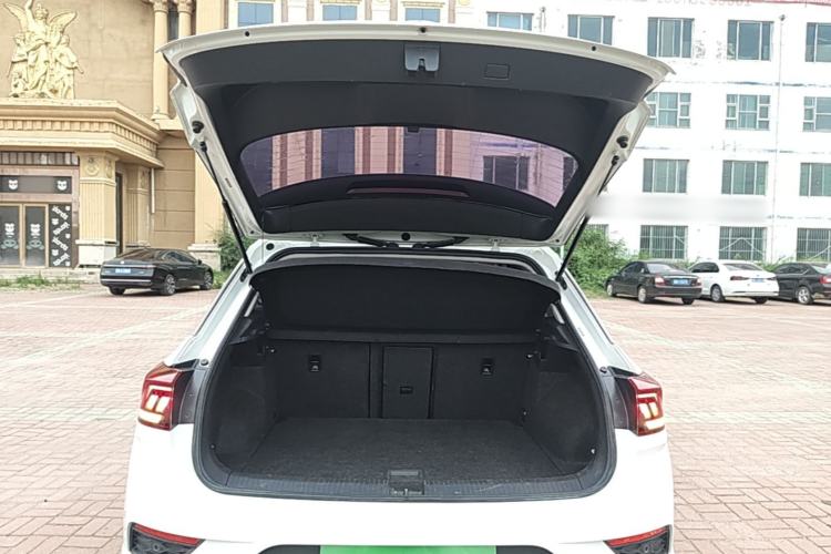 Used Volkswagen T-ROC 2019 280TSI DSG Four-Wheel Drive Comfort Version China V Emission Standard Trunk