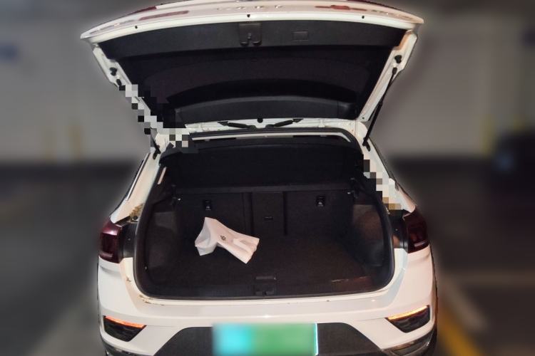 Used Volkswagen T-ROC 2019 230TSI DSG Two-Wheel-Drive Advanced Version China VI Standard Trunk
