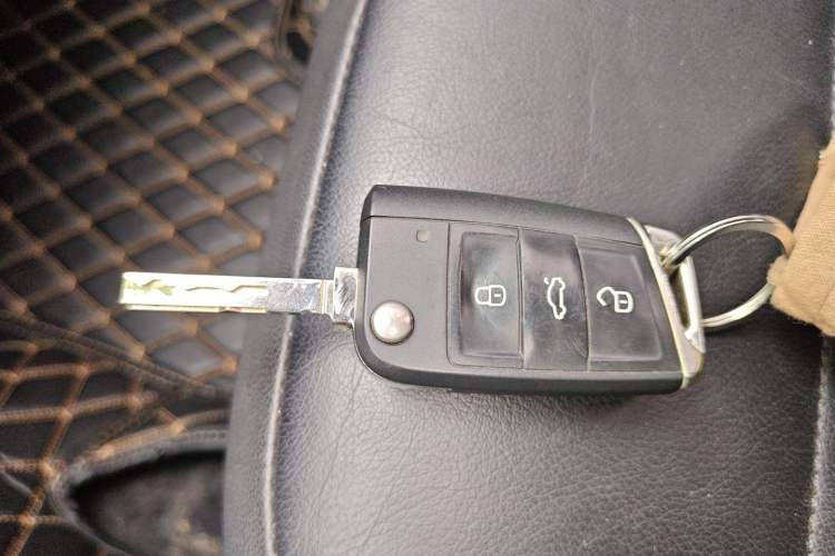 Used Volkswagen T-ROC 2019 280TSI DSG Two-Wheel Drive Comfort Version China VI Standard Vehicle Key