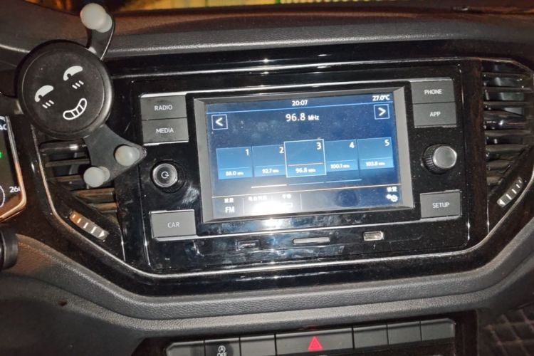 Used Volkswagen T-ROC 2019 280TSI DSG Two-Wheel Drive Comfort Version China V Emission Standard Audio And AC Panel