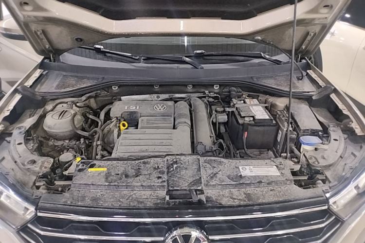 Used Volkswagen T-ROC 2019 280TSI DSG Two-Wheel Drive Comfort Version China VI Standard Engine Bay