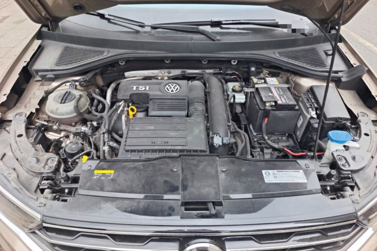 Used Volkswagen T-ROC 2019 280TSI DSG Two-Wheel Drive Comfort Version China VI Standard Engine Bay