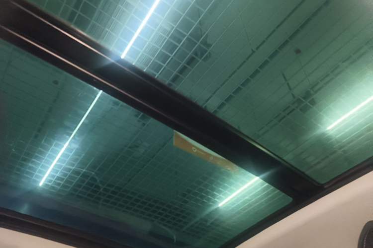 Used Volkswagen T-ROC 2019 230TSI DSG Two-Wheel-Drive Advanced Version China VI Standard Headliner