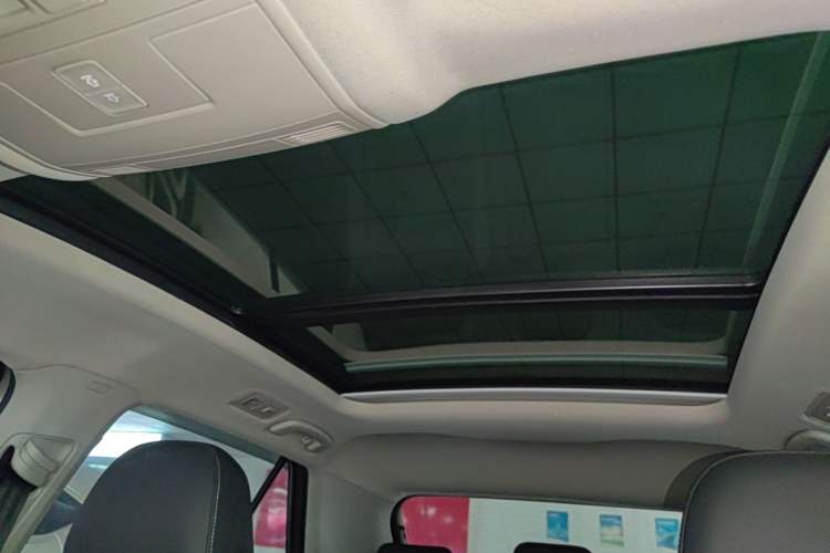 Used Volkswagen T-ROC 2019 280TSI DSG Two-Wheel Drive Comfort Version China VI Standard Headliner