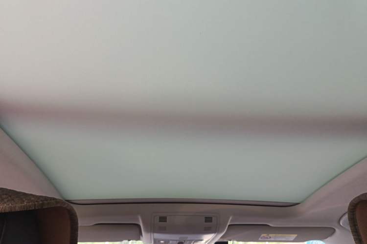 Used Volkswagen T-ROC 2019 230TSI DSG Two-Wheel-Drive Advanced Version China VI Standard Headliner