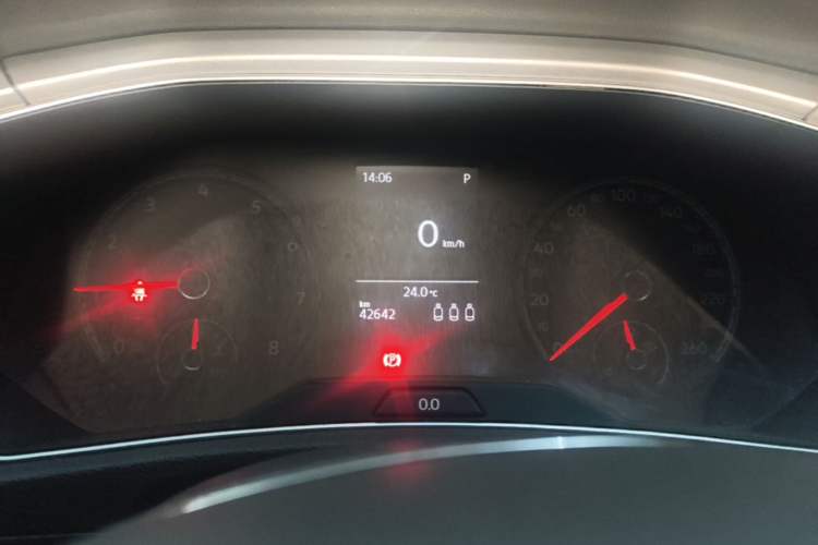 Used Volkswagen T-ROC 2019 230TSI DSG Two-Wheel-Drive Advanced Version China VI Standard Instrument Cluster