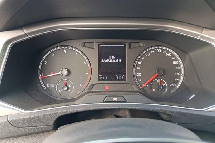 Used Volkswagen T-ROC 2019 230TSI DSG Two-Wheel-Drive Advanced Version China VI Standard Instrument Cluster