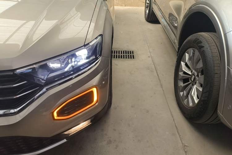 Used Volkswagen T-ROC 2019 230TSI DSG Two-Wheel-Drive Advanced Version China VI Standard Left Front Headlight