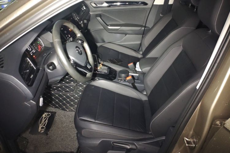Used Volkswagen T-ROC 2019 280TSI DSG Two-Wheel Drive Comfort Version China VI Standard Left Front Seat