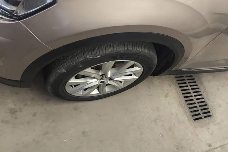 Used Volkswagen T-ROC 2019 230TSI DSG Two-Wheel-Drive Advanced Version China VI Standard Left Front Wheel Hub