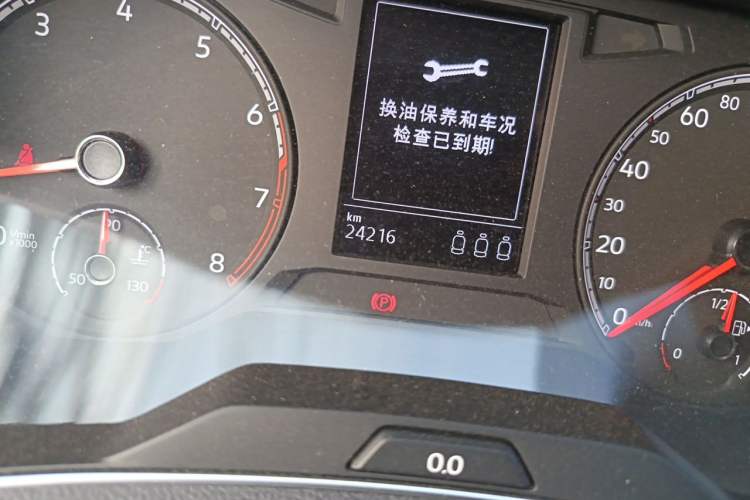 Used Volkswagen T-ROC 2019 230TSI DSG Two-Wheel-Drive Advanced Version China VI Standard Odometer Close Up