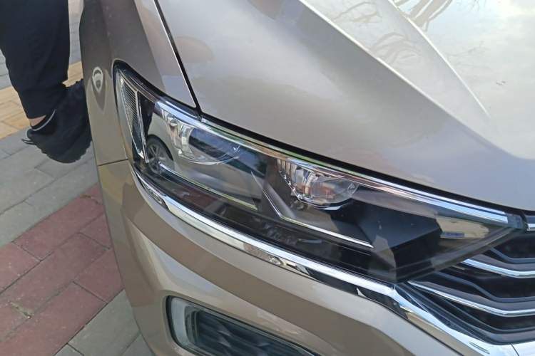 Used Volkswagen T-ROC 2019 230TSI DSG Two-Wheel-Drive Advanced Version China VI Standard Right Front Headlight