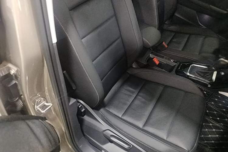 Used Volkswagen T-ROC 2019 280TSI DSG Two-Wheel Drive Comfort Version China VI Standard Right Front Seat