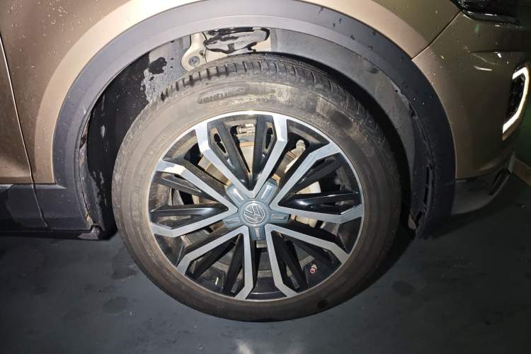 Used Volkswagen T-ROC 2019 280TSI DSG Two-Wheel Drive Comfort Version China VI Standard Right Front Wheel Hub