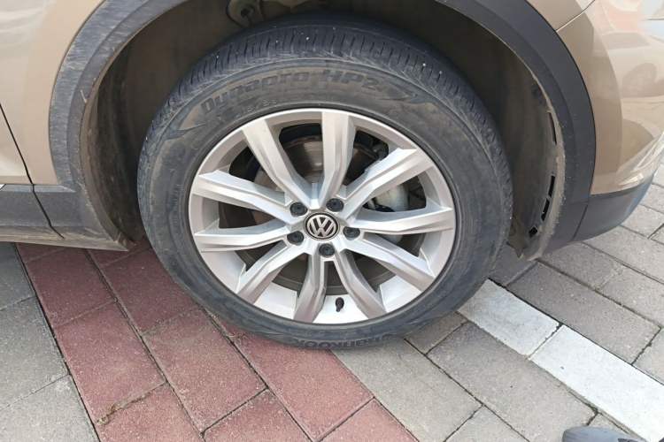 Used Volkswagen T-ROC 2019 230TSI DSG Two-Wheel-Drive Advanced Version China VI Standard Right Front Wheel Hub
