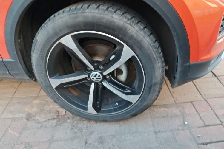 Used Volkswagen T-ROC 2019 280TSI DSG Two-Wheel Drive Comfort Version China V Emission Standard Right Front Wheel Hub
