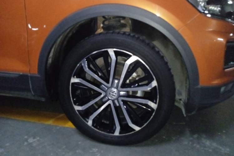 Used Volkswagen T-ROC 2019 280TSI DSG Two-Wheel Drive Comfort Version China VI Standard Right Front Wheel Hub