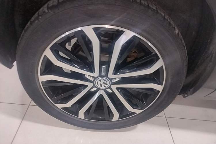 Used Volkswagen T-ROC 2019 280TSI DSG Two-Wheel Drive Comfort Version China VI Standard Right Rear Wheel Hub