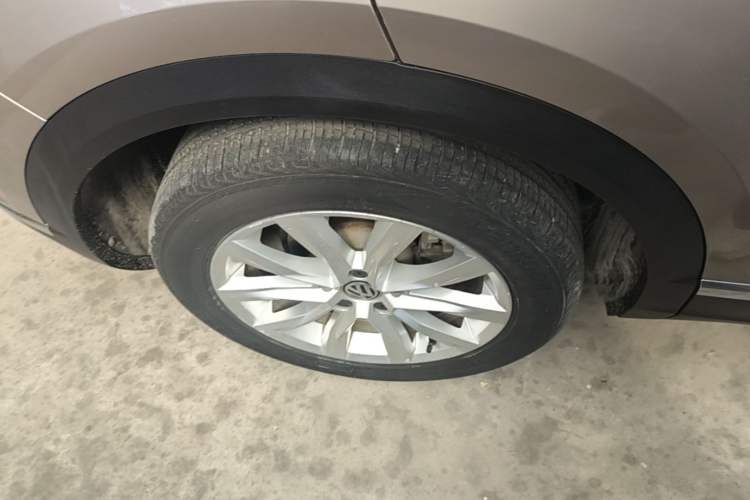 Used Volkswagen T-ROC 2019 230TSI DSG Two-Wheel-Drive Advanced Version China VI Standard Right Rear Wheel Hub