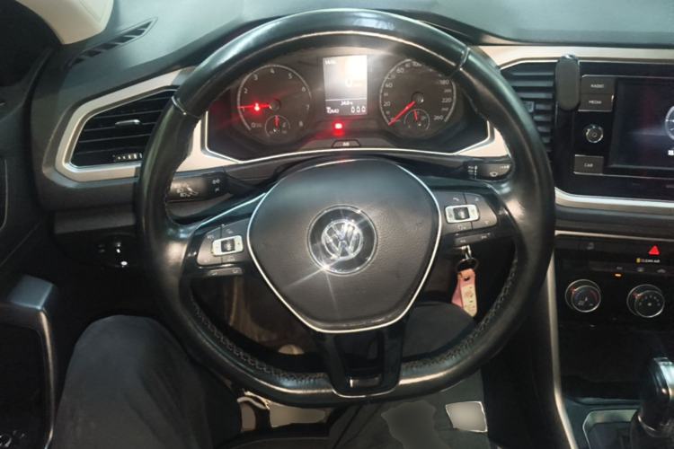 Used Volkswagen T-ROC 2019 230TSI DSG Two-Wheel-Drive Advanced Version China VI Standard Steering Wheel