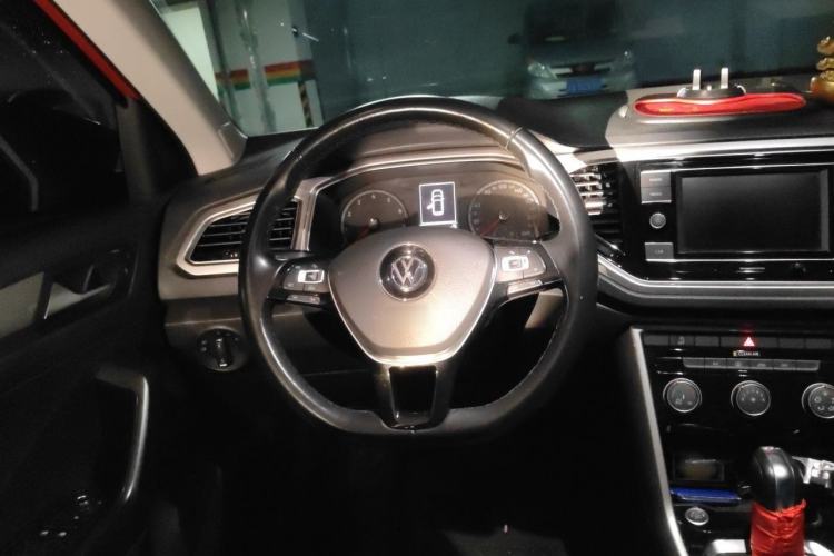 Used Volkswagen T-ROC 2019 230TSI DSG Two-Wheel-Drive Advanced Version China VI Standard Steering Wheel