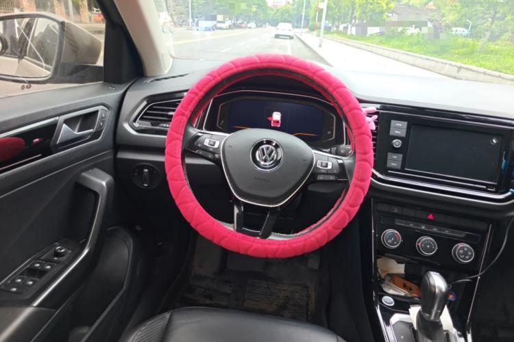 Used Volkswagen T-ROC 2019 280TSI DSG Two-Wheel Drive Comfort Version China VI Standard Steering Wheel