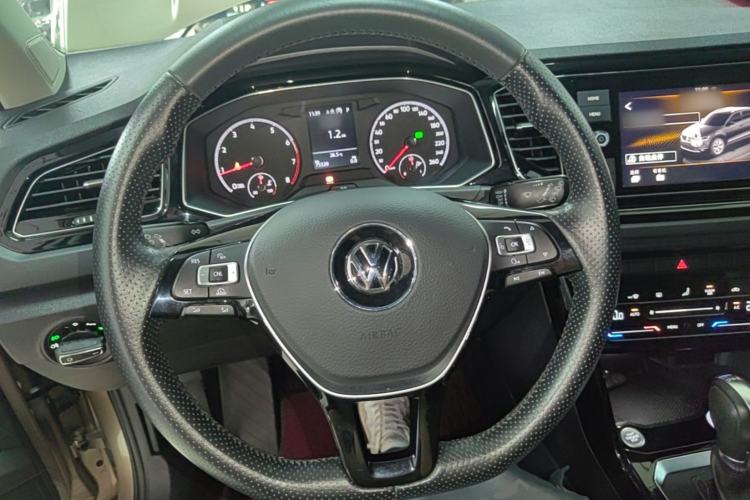Used Volkswagen T-ROC 2019 280TSI DSG Two-Wheel Drive Comfort Version China VI Standard Steering Wheel
