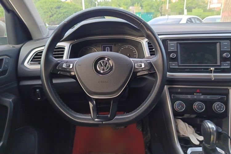 Used Volkswagen T-ROC 2019 230TSI DSG Two-Wheel-Drive Advanced Version China VI Standard Steering Wheel