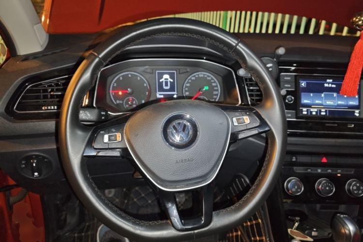 Used Volkswagen T-ROC 2019 280TSI DSG Two-Wheel Drive Comfort Version China V Emission Standard Steering Wheel