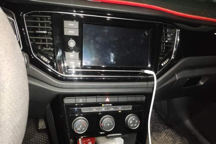 Used Volkswagen T-ROC 2020 280TSI DSG Two-Wheel Drive Comfort Version Audio And AC Panel