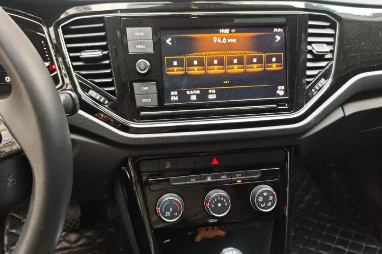 Used Volkswagen T-ROC 2020 280TSI DSG Two-Wheel Drive Comfort Version Audio And AC Panel