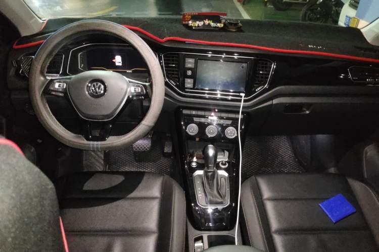 Used Volkswagen T-ROC 2020 280TSI DSG Two-Wheel Drive Comfort Version Center Console