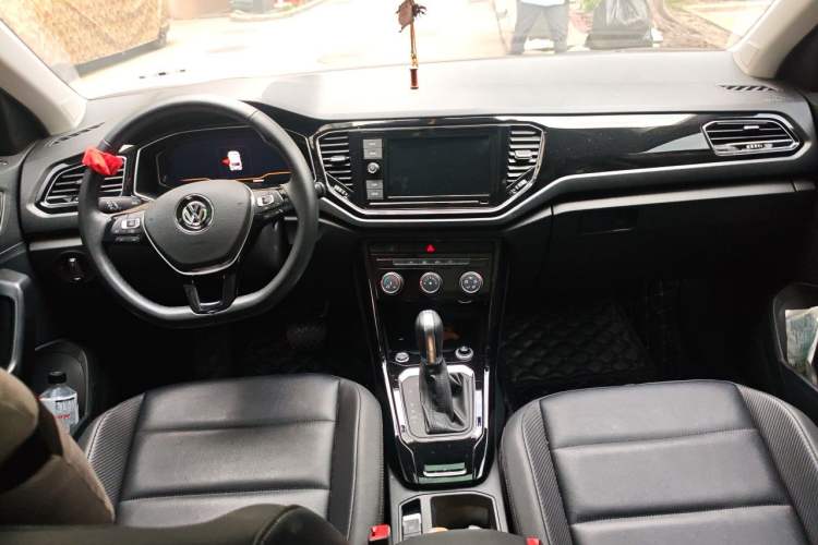 Used Volkswagen T-ROC 2020 280TSI DSG Two-Wheel Drive Comfort Version Center Console