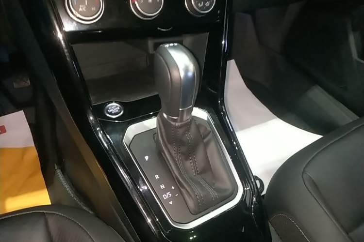 Used Volkswagen T-ROC 2020 280TSI DSG Two-Wheel Drive Comfort Version Gear Lever