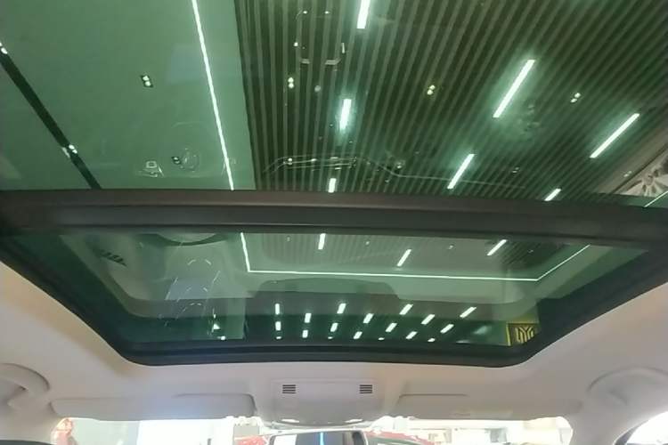 Used Volkswagen T-ROC 2020 280TSI DSG Two-Wheel Drive Comfort Version Headliner