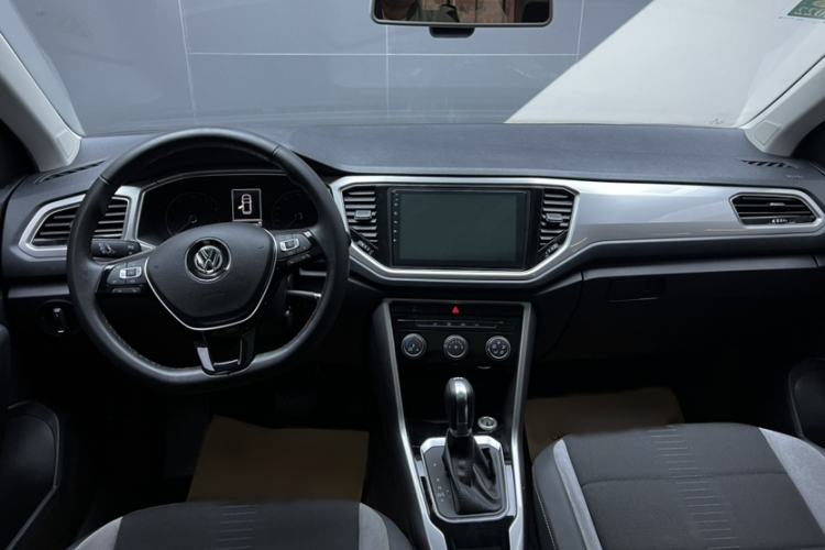 Used Volkswagen T-ROC 2020 230TSI DSG Two-Wheel Drive Advanced Version Interior 1