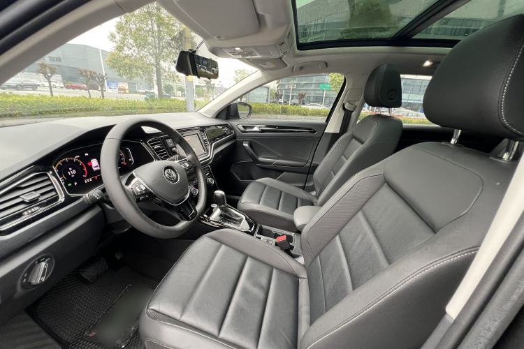 Used Volkswagen T-ROC 2020 280TSI DSG Two-Wheel Drive Comfort Version Interior 2