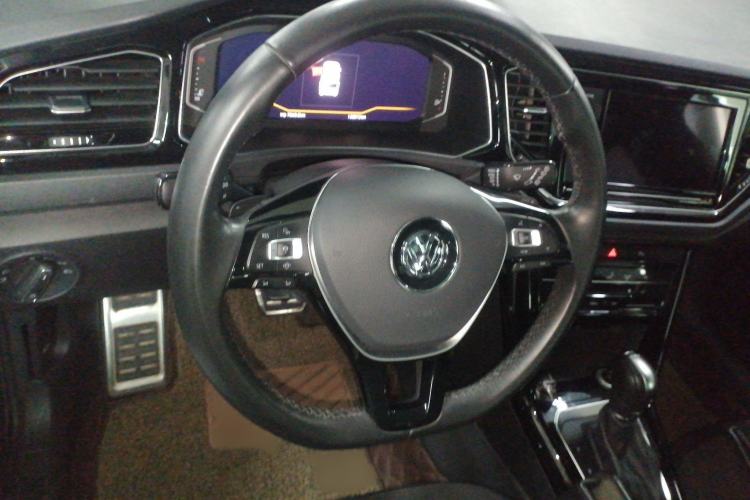 Used Volkswagen T-ROC 2020 280TSI DSG Two-Wheel-Drive Luxury Version Interior 2
