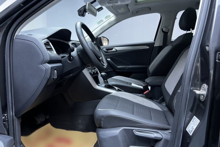 Used Volkswagen T-ROC 2020 230TSI DSG Two-Wheel Drive Advanced Version Interior 2