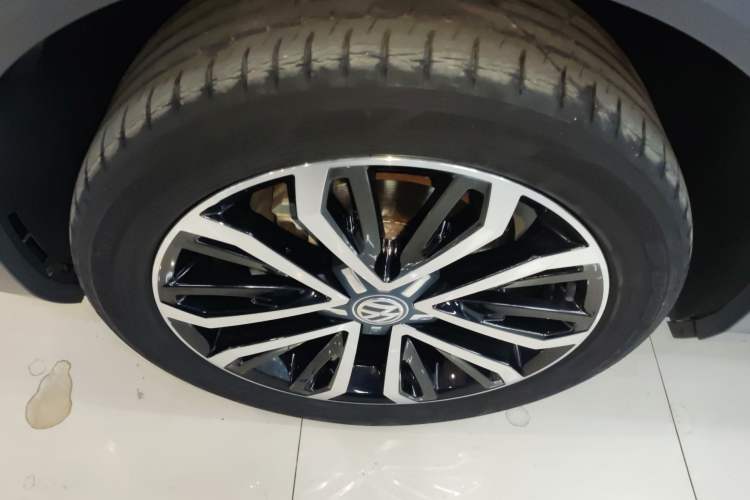 Used Volkswagen T-ROC 2020 280TSI DSG Two-Wheel Drive Comfort Version Left Front Wheel Hub