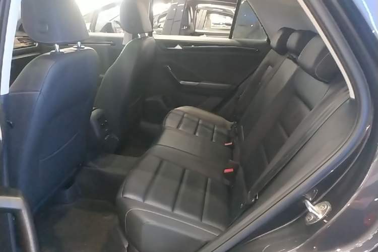 Used Volkswagen T-ROC 2020 280TSI DSG Two-Wheel Drive Comfort Version Left Rear Seat