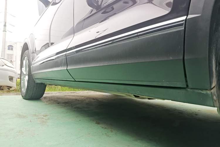 Used Volkswagen T-ROC 2020 280TSI DSG Two-Wheel-Drive Elite Version Left Side Sill