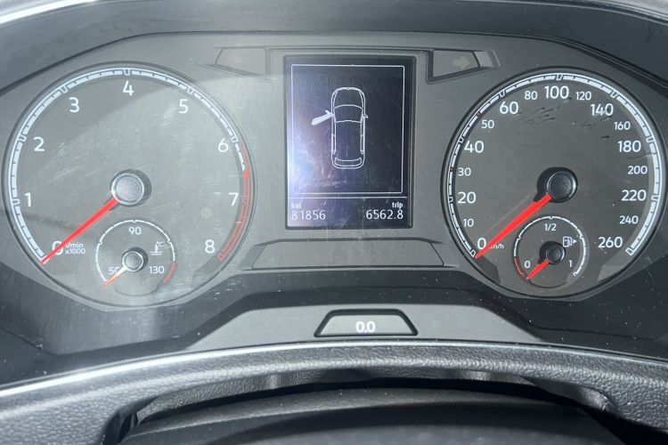 Used Volkswagen T-ROC 2020 230TSI DSG Two-Wheel Drive Advanced Version Odometer Close Up