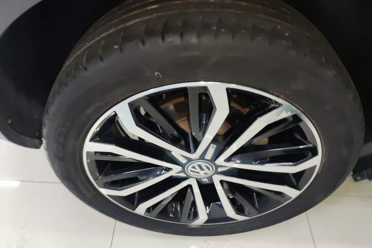 Used Volkswagen T-ROC 2020 280TSI DSG Two-Wheel Drive Comfort Version Right Rear Wheel Hub
