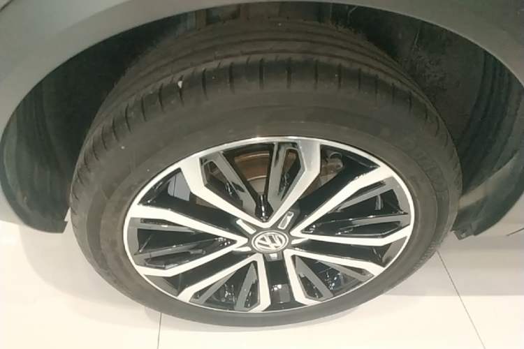 Used Volkswagen T-ROC 2020 280TSI DSG Two-Wheel Drive Comfort Version Right Rear Wheel Hub