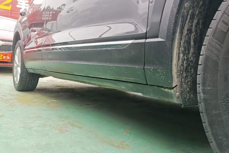 Used Volkswagen T-ROC 2020 280TSI DSG Two-Wheel-Drive Elite Version Right Side Sill