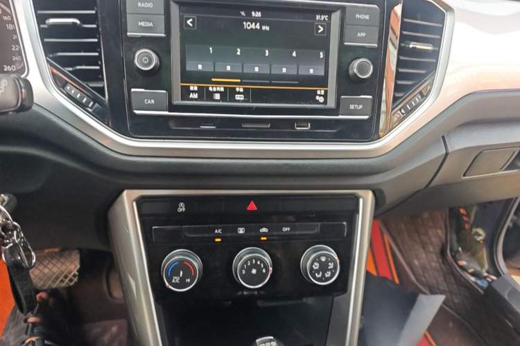 Used Volkswagen T-ROC 2020 280TSI DSG Two-Wheel-Drive Elite Version Audio And AC Panel